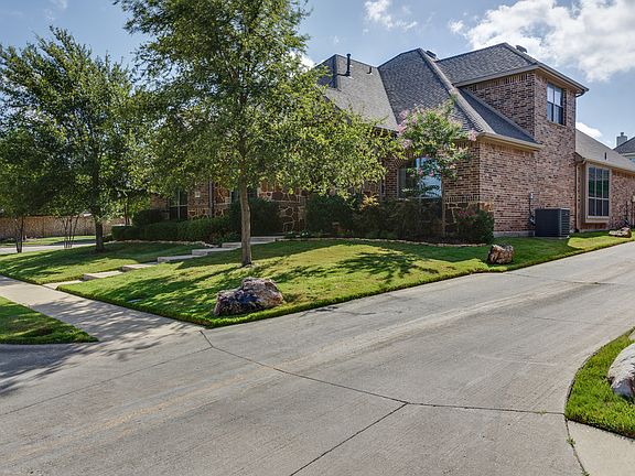 3rd image of 7626 Meadowknoll Dr