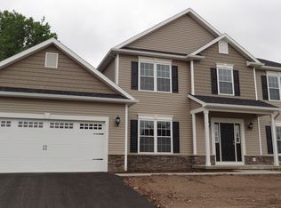 18 Grovewood Ln, Rochester, NY 14624