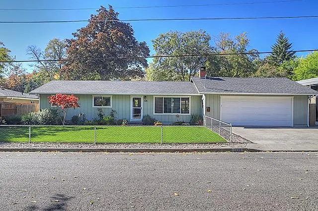 1336 NW Gilbert Way photo 1
