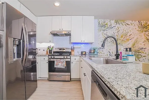 4 bed, 1616 sqft, $2,200 — Photo 4