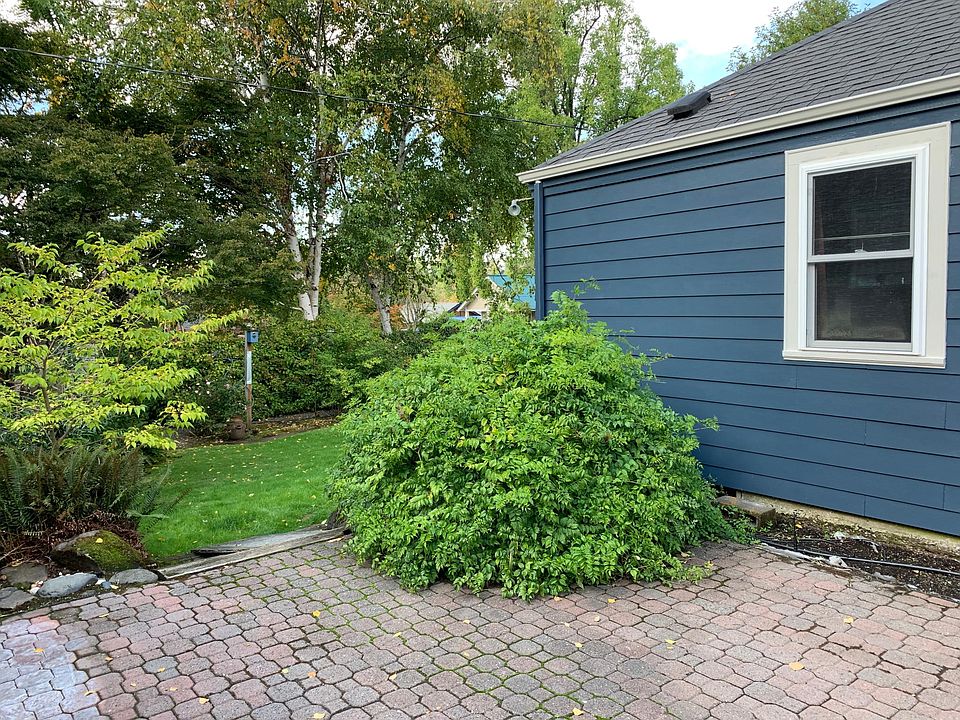 2nd image of 2406 Agate St