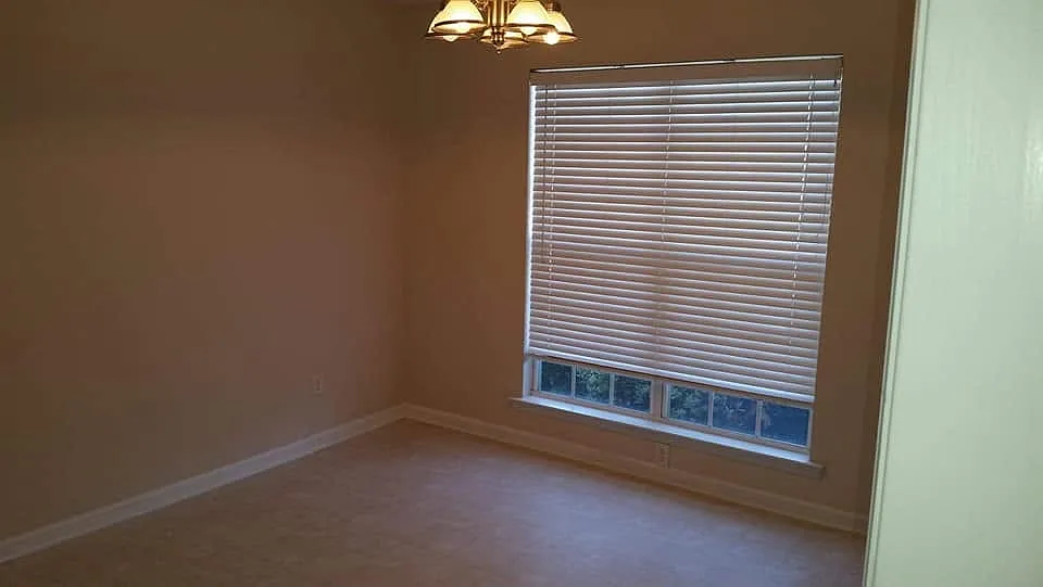 3 bed, 1400 sqft, $1,450 — Photo 4