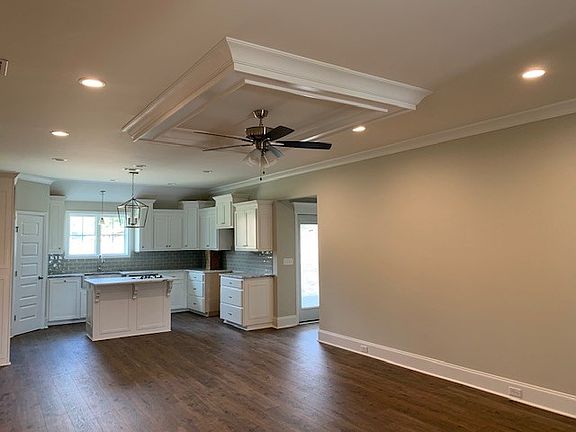 2nd image of 3959 Pecan Dr