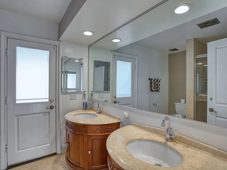 4414 Park Mallorca — Photo 22