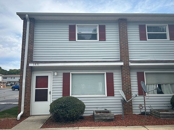 2nd image of 1031 Salisbury St Unit A