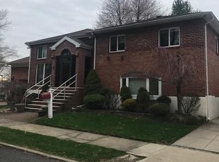 26505 Grand Central Pkwy, Flushing, NY 11362