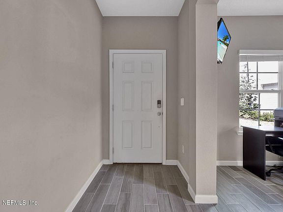 5th image of 10398 Pavnes Creek Dr