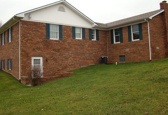 2nd image of 1597 W Algonquin Dr