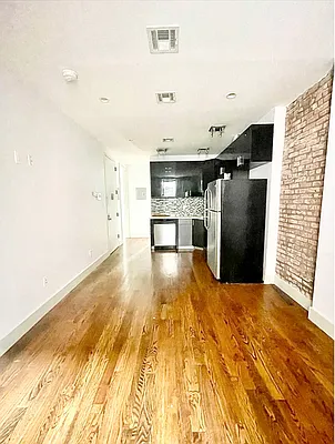 Rented by Bedford And Dean LLC | media 22