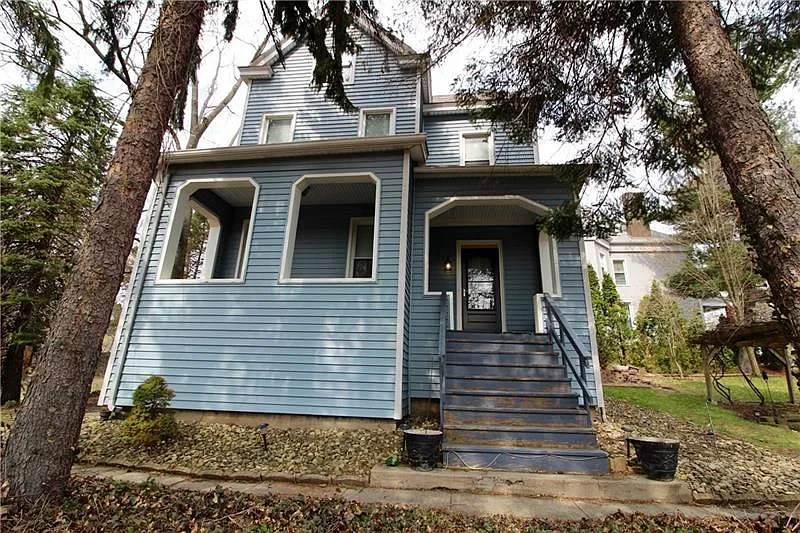 156 Ridge Ave photo 1