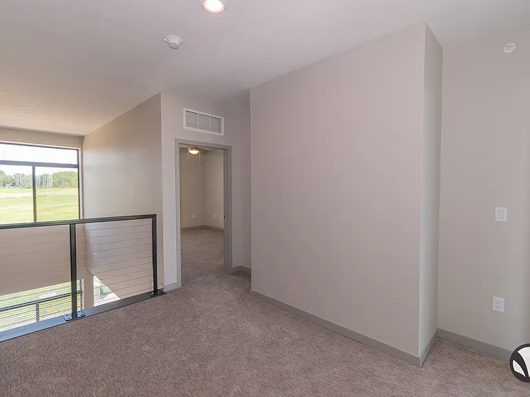 Chateau at Yankee Hill Apartments — Photo 44