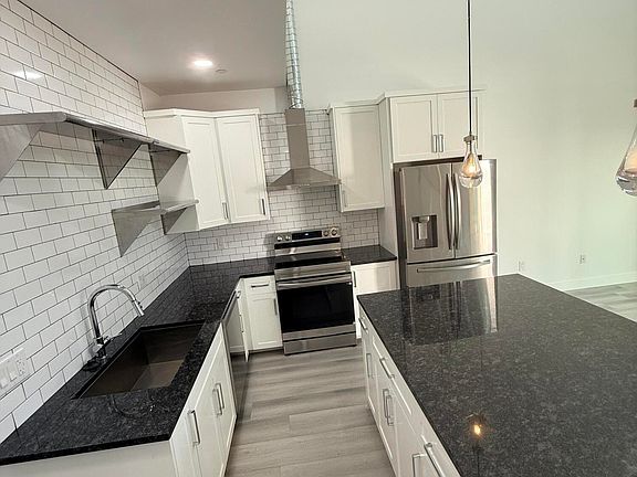 3rd image of 3130 N 37th St #3
