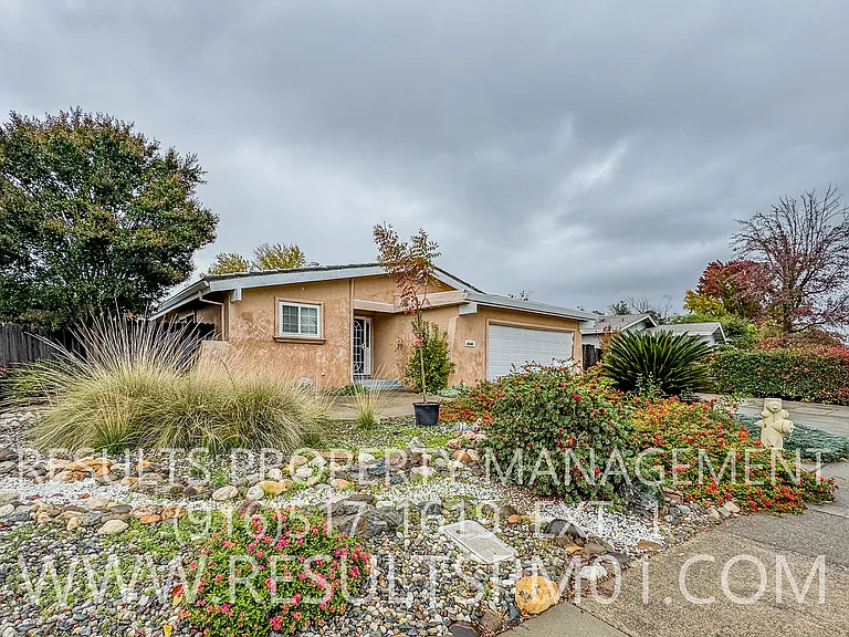 5636 Butano Way — Photo 2