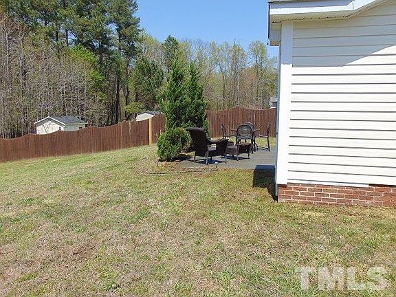 4th image of 137 Carriage Hill Dr