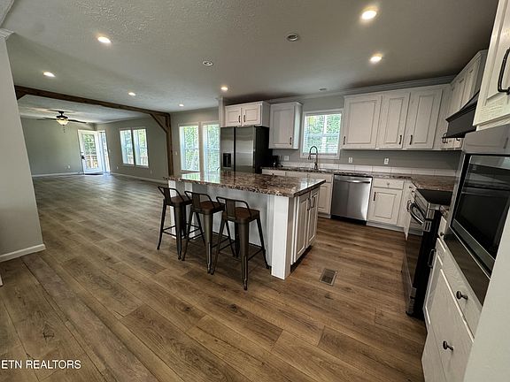 3rd image of 283 Farmer Hollow Rd