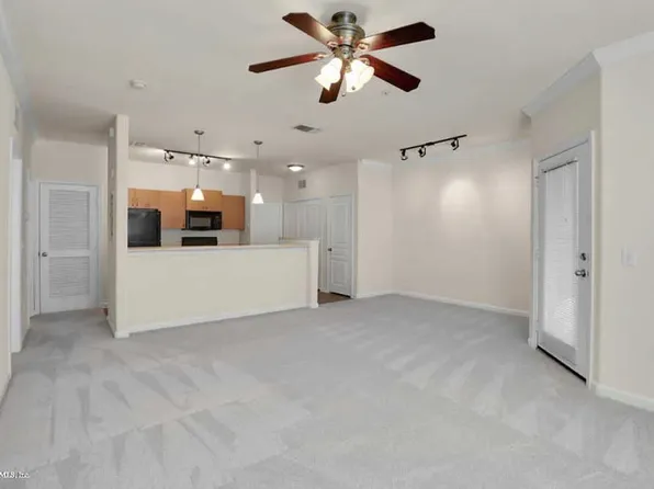 8290 Gate Pkwy W, Jacksonville, FL