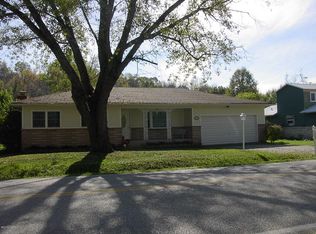 1710 Olive St, Seneca, MO 64865