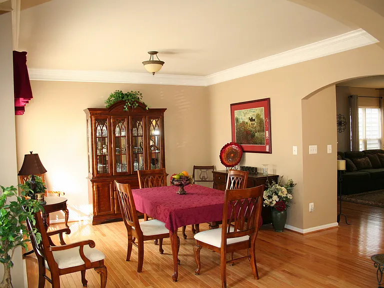 9135 Stonegarden Dr — Photo 32