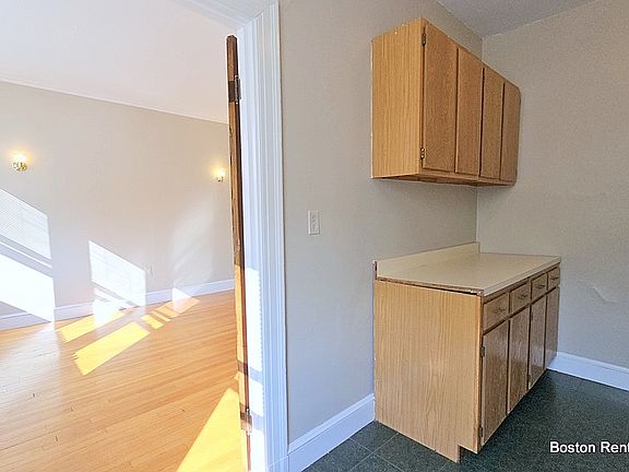 4th image of 123 Orchard St #46