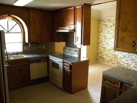 4th image of 309 Toronto Ave