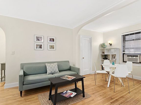 4th image of 22 Grove St APT 1E