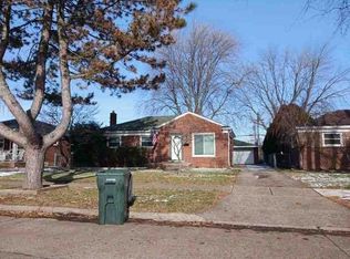 20007 Elizabeth St, Saint Clair Shores, MI 48080