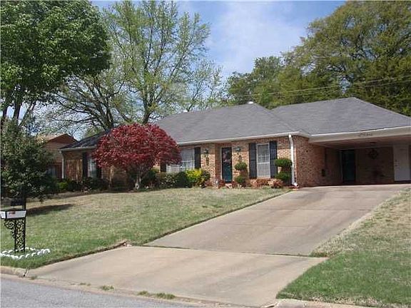 2nd image of 556 Whiteville Ave