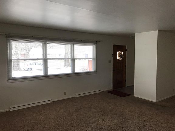 4th image of 825 Gardenside Dr