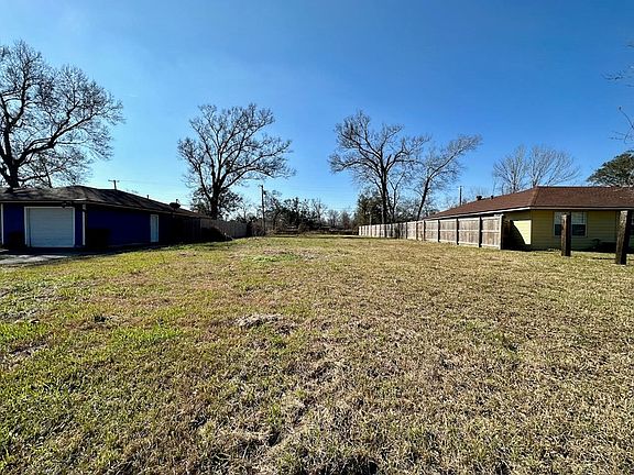 2nd image of 3815 Bryan Dr
