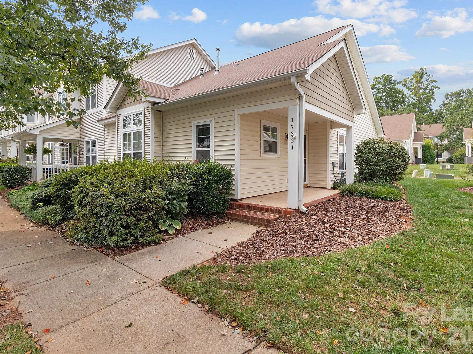 3 bed, 2.5 bath, 1445 sqft, $2,300 — Photo 1