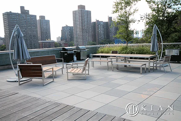 Rented by Kian Realty | media 8