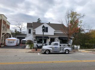 817 Genesee St #201, Delafield, WI 53018