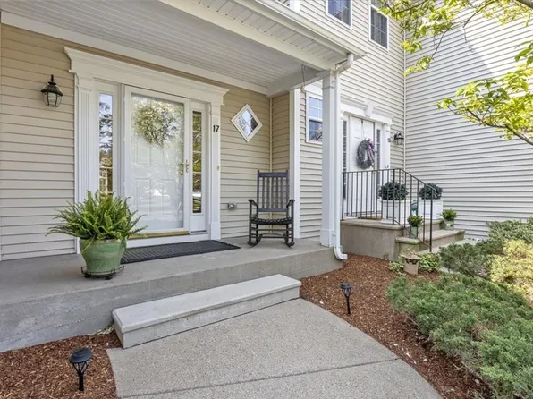 17 Abigail Ln, Pembroke, MA 02359