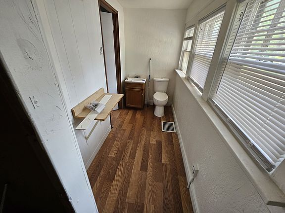 5th image of 315 N Niles St #4