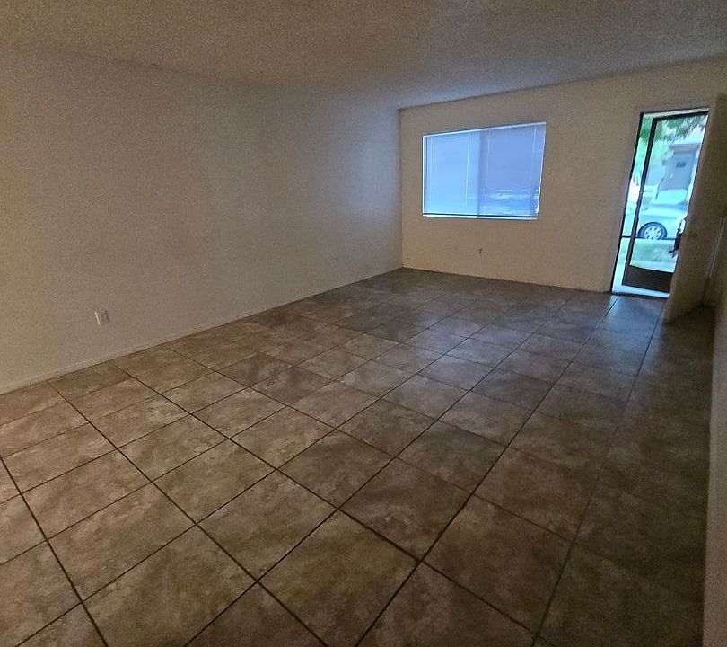 2nd image of 815 34th St #A-d