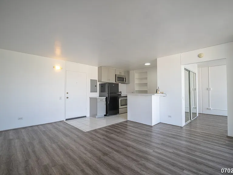 754 Ekela Ave #608 — Photo 4
