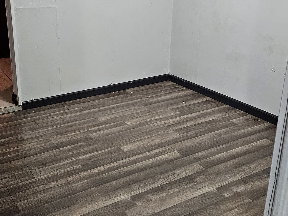 2nd image of 2317 W Yuma St