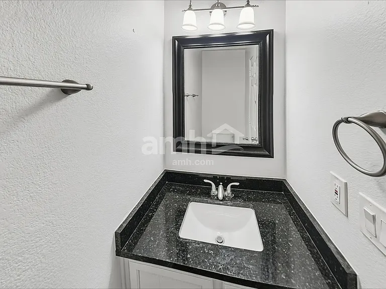 955 S Del Rancho — Photo 9