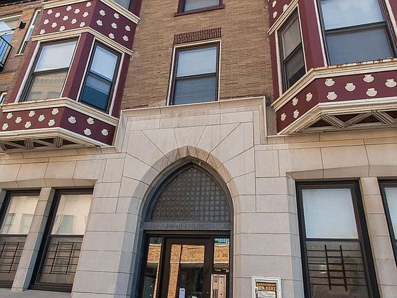 5th image of 2450 N Southport Ave #114