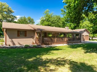 180 White Oak Ln, Harrisburg, IL 62946