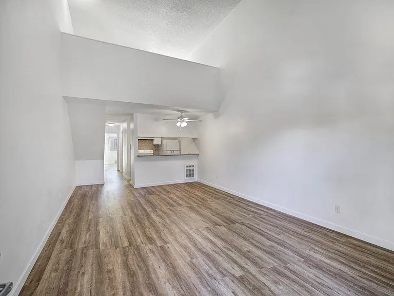 WoodAcre Apartments — Photo 43