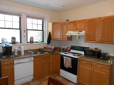 1st image of 48 Babcock St APT 03