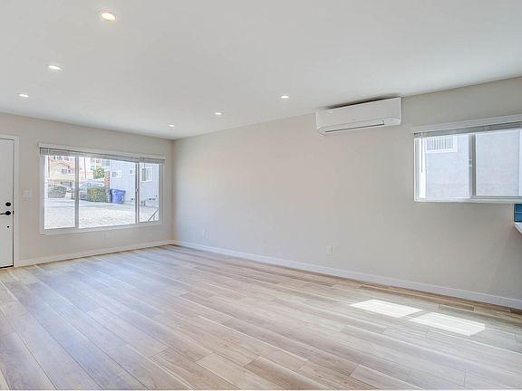 4th image of 2047 Diamond St #0