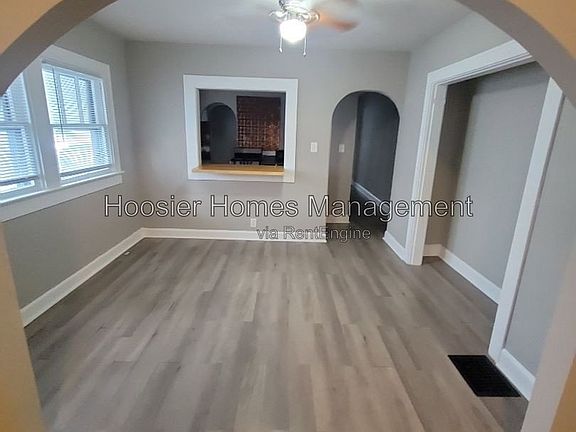 4th image of 1024 E Bradbury Ave #1024