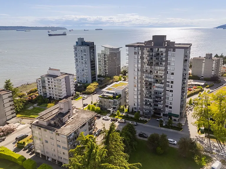 195 21st St — Photo 26