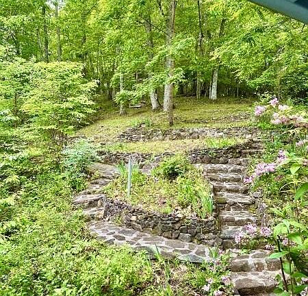 3rd image of 889 Big Ridge Rd