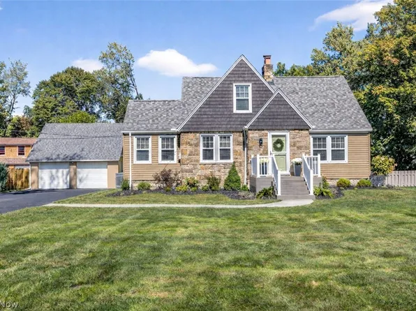 39119 Johnnycake Ridge Rd, Willoughby, OH 44094