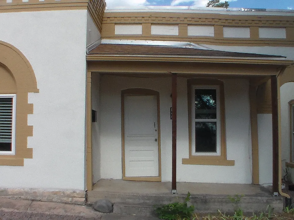 122 N 2nd St