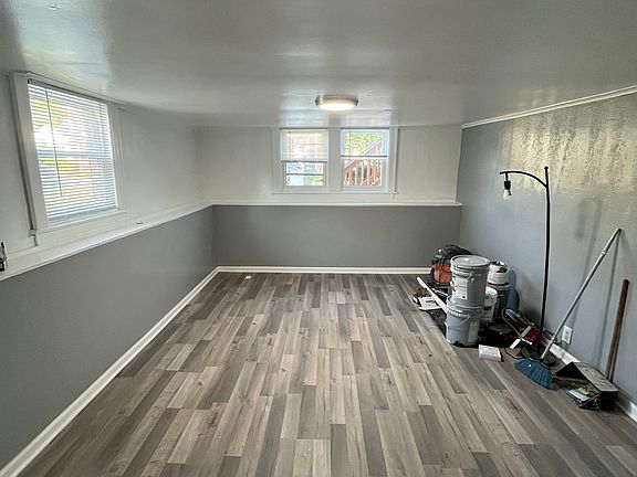 2nd image of 3821 Grove Ave APT 1