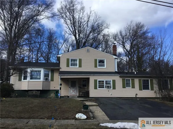 3 Laythan Rd, Edison, NJ 08817